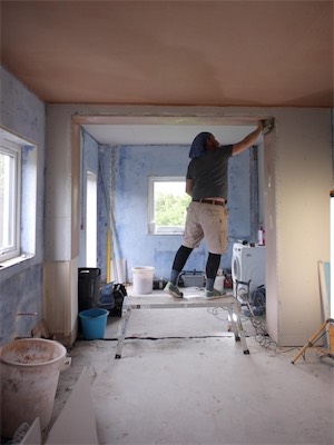 Plastering walls and ceilings
