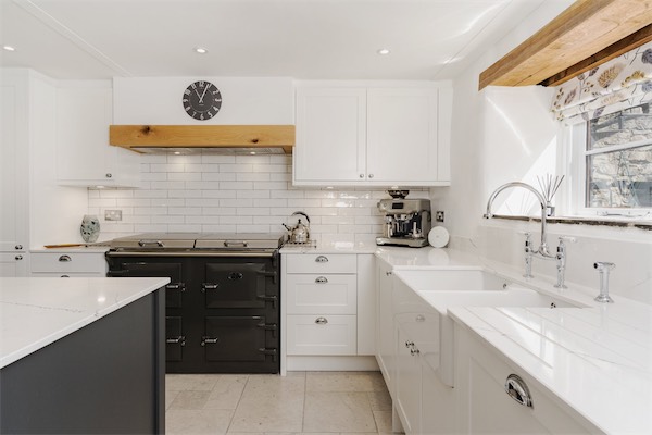 White shaker kitchen