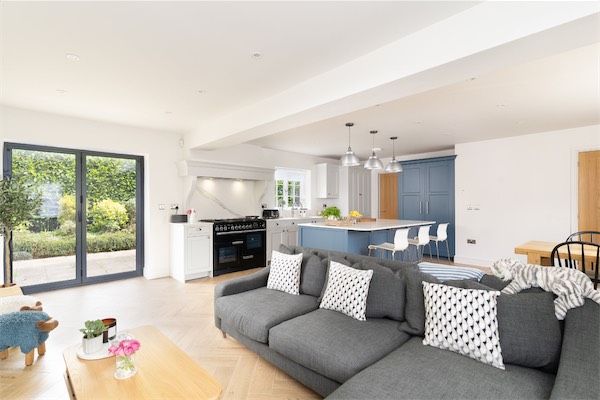 Traditional Kitchen -Open Plan