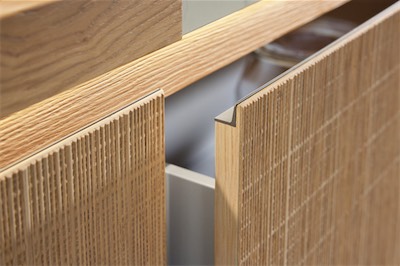 The aluiminium door rail